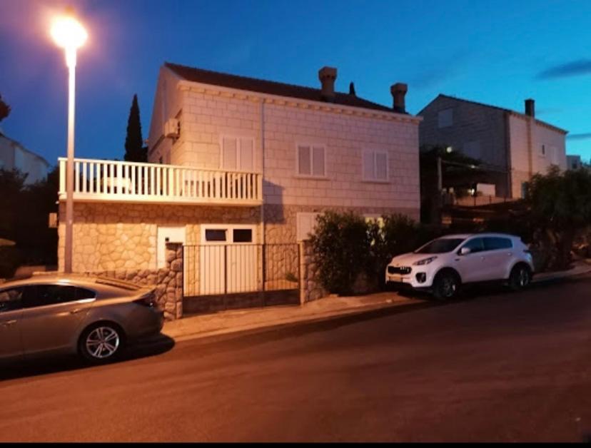Aida Apartments And Rooms For Couples And Families Free Parking دوبروفينك المظهر الخارجي الصورة