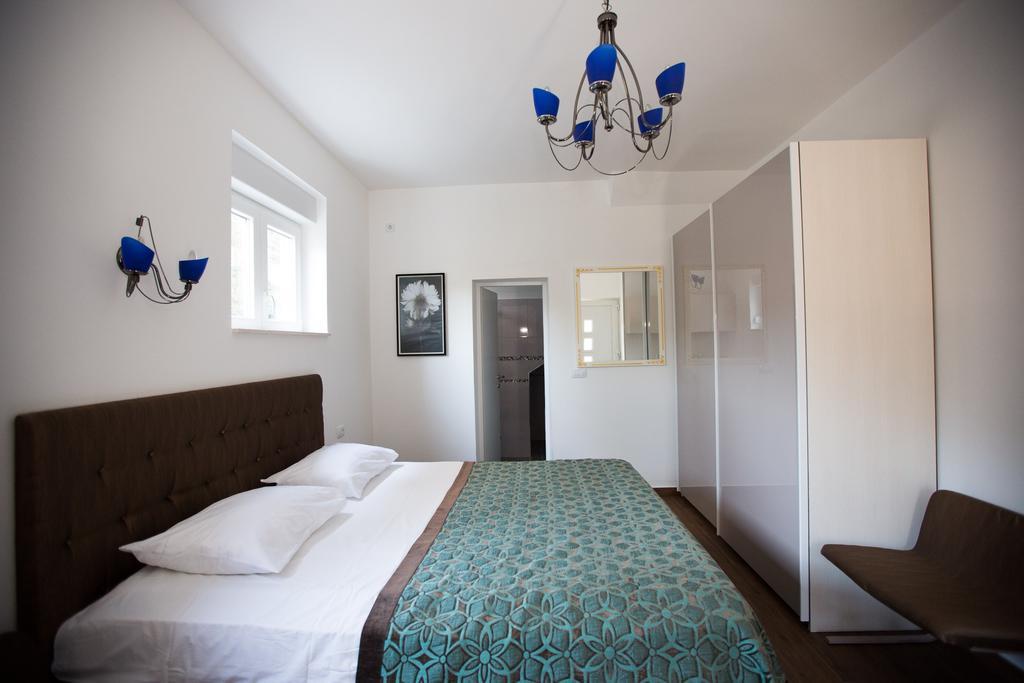 Aida Apartments And Rooms For Couples And Families Free Parking دوبروفينك الغرفة الصورة
